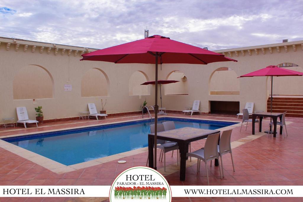 Piscine de l'établissement Hotel Al Massira ou située à proximité