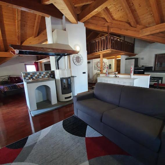 Kuchyň nebo kuchyňský kout v ubytování Agriturismo B&B Chèvres à Cheval