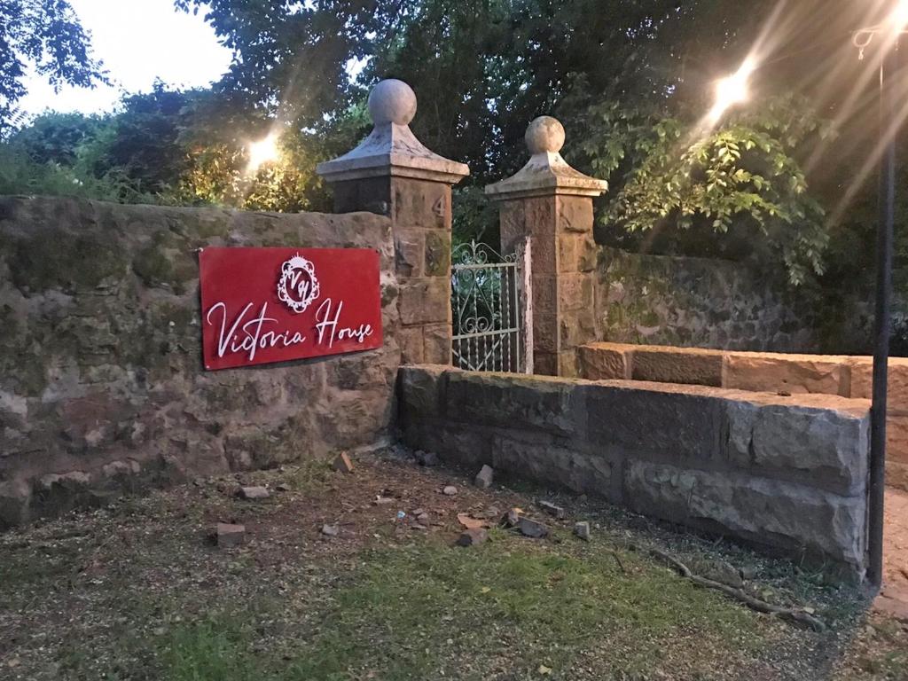 Certifikát, hodnocení, plakát nebo jiný dokument vystavený v ubytování The Victoria House