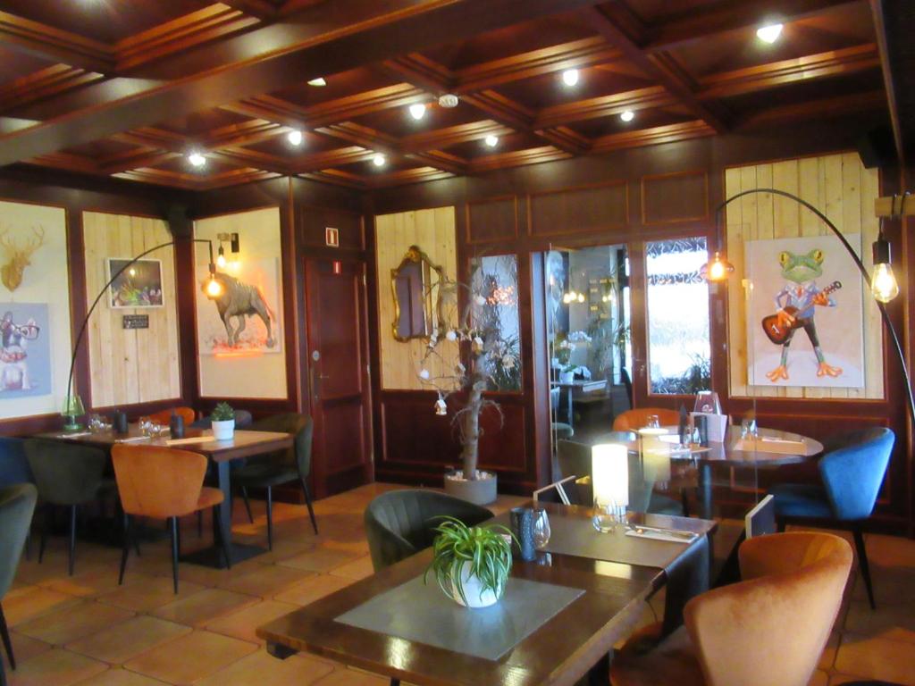 Restaurace v ubytování Hôtel Restaurant N 4