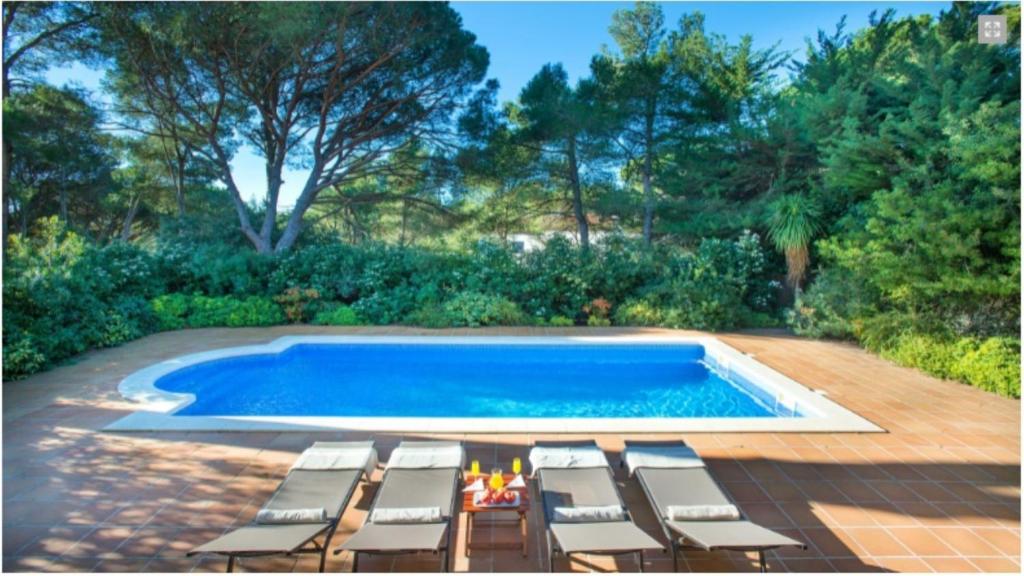 House - 4 Bedrooms with Pool and WiFi young people group not allowed - 60188 - Housity