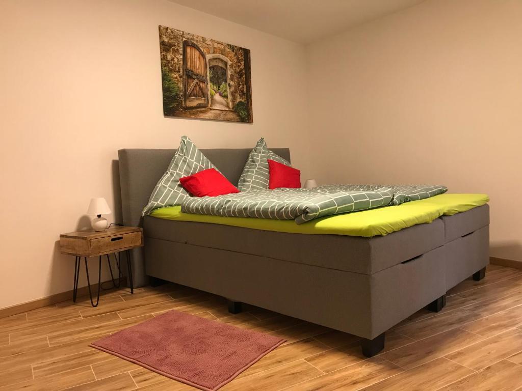 Postel nebo postele na pokoji v ubytování Apartment an der Burg