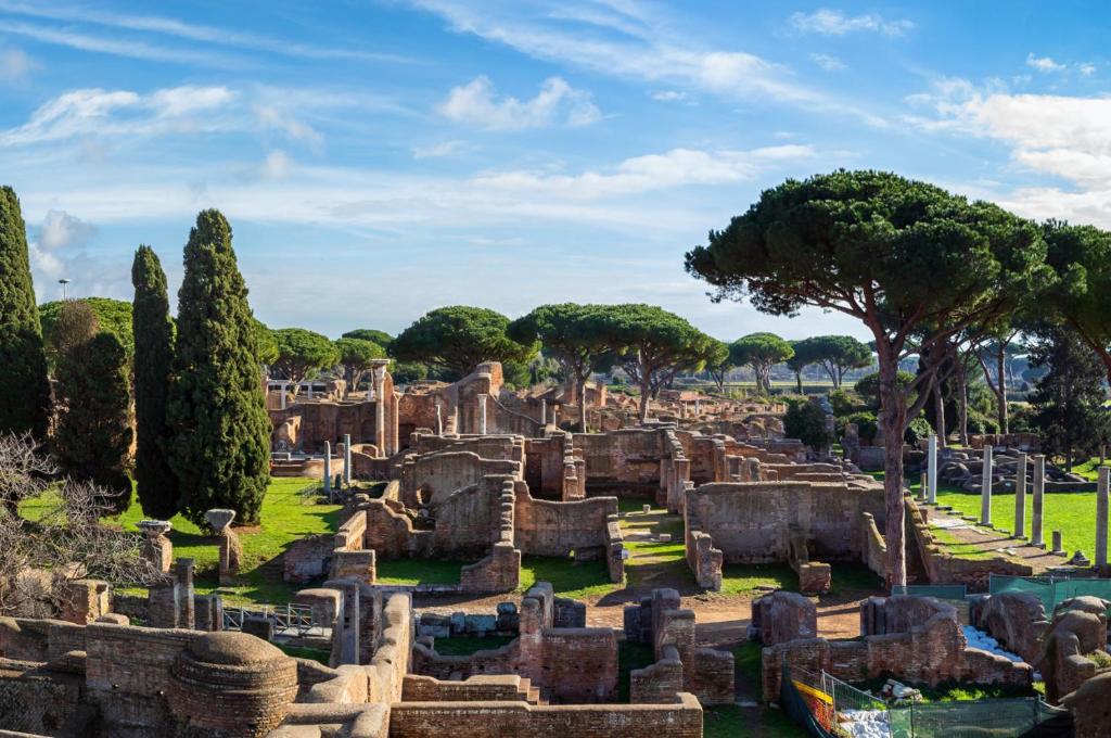 a view of the ruins of the ancient city at Smy Aran Blu Roma Mare in Lido di Ostia