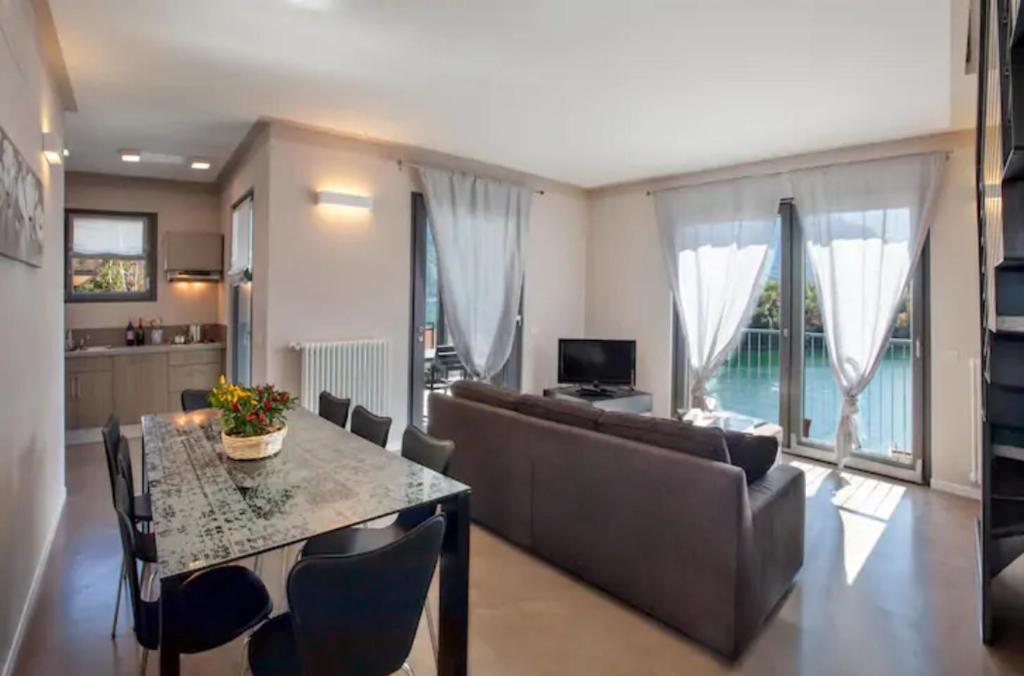 Fotografia z galérie ubytovania Appartamento MULINO Residence Comacina v destinácii Ossuccio
