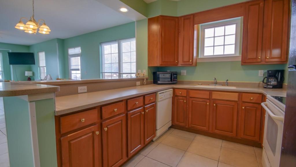 Americana Princess Suites/Condos - Apartamento De Tres Habitaciones