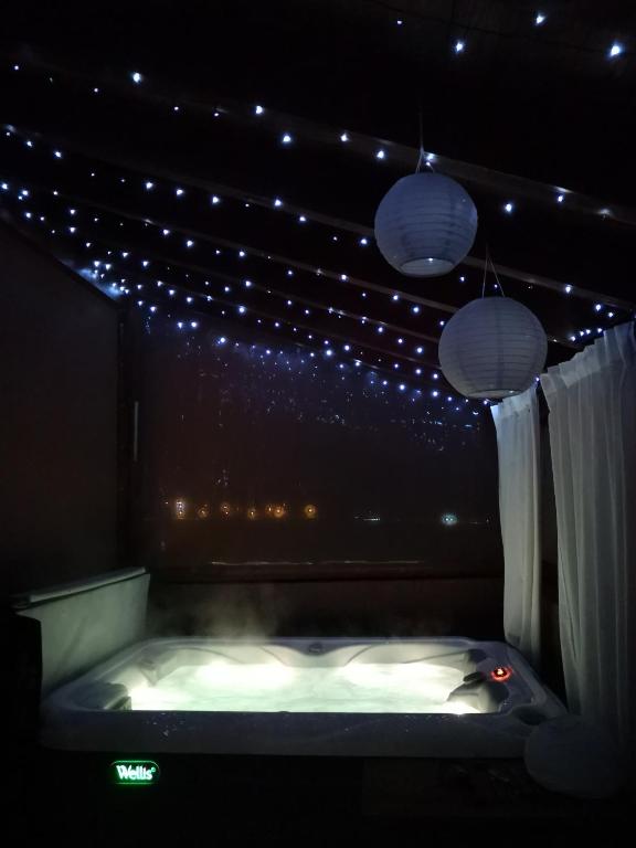 Zdjęcie z galerii obiektu Apartment Viksa with Jacuzzi w Zagrzebiu