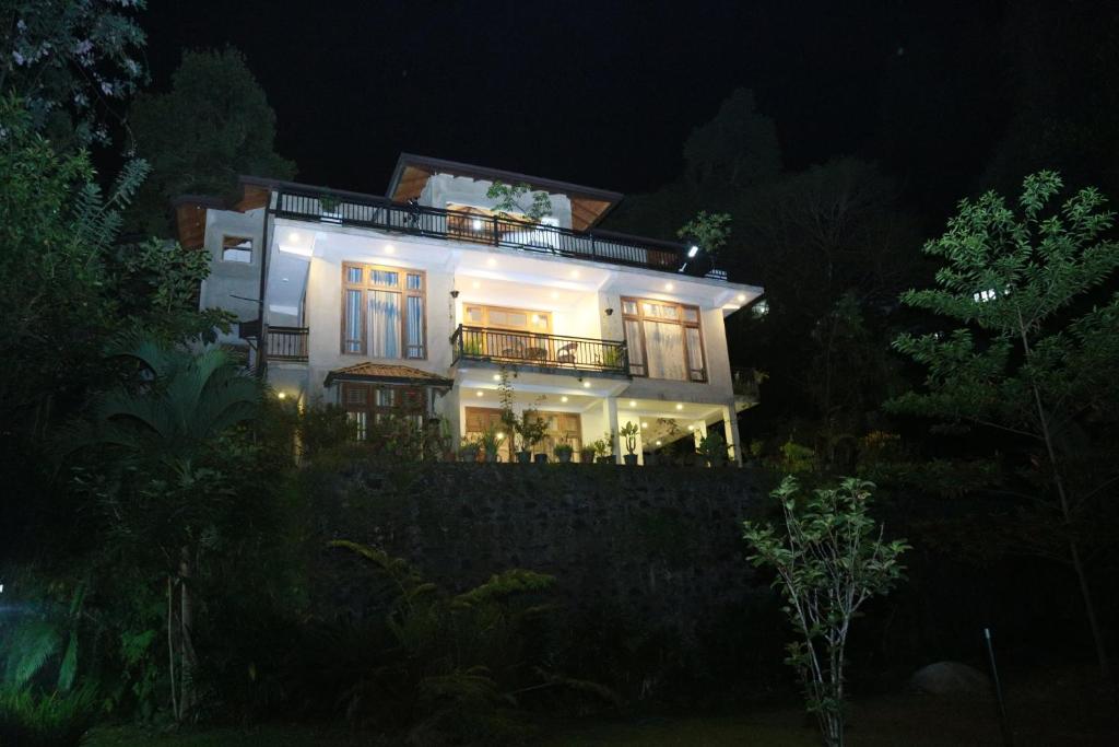 Zahrada ubytování Chathu Holiday Home