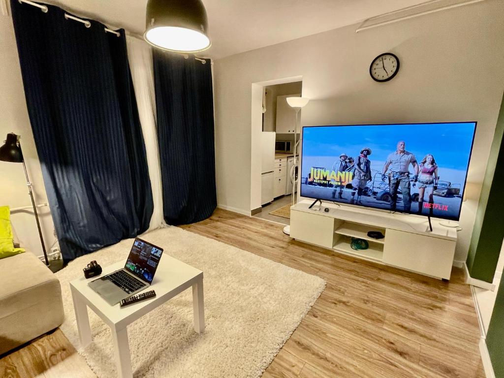 HOLIDAY metro fast WiFi TV’70 Netflix HBO AppleTV - One-Bedroom Apartment