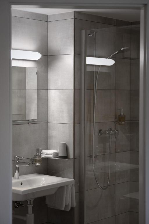 Koupelna v ubytování Auberge du Prévoux