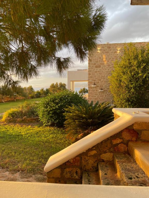 Zahrada ubytování Eight Dimensions Capari Suites Elafonisos