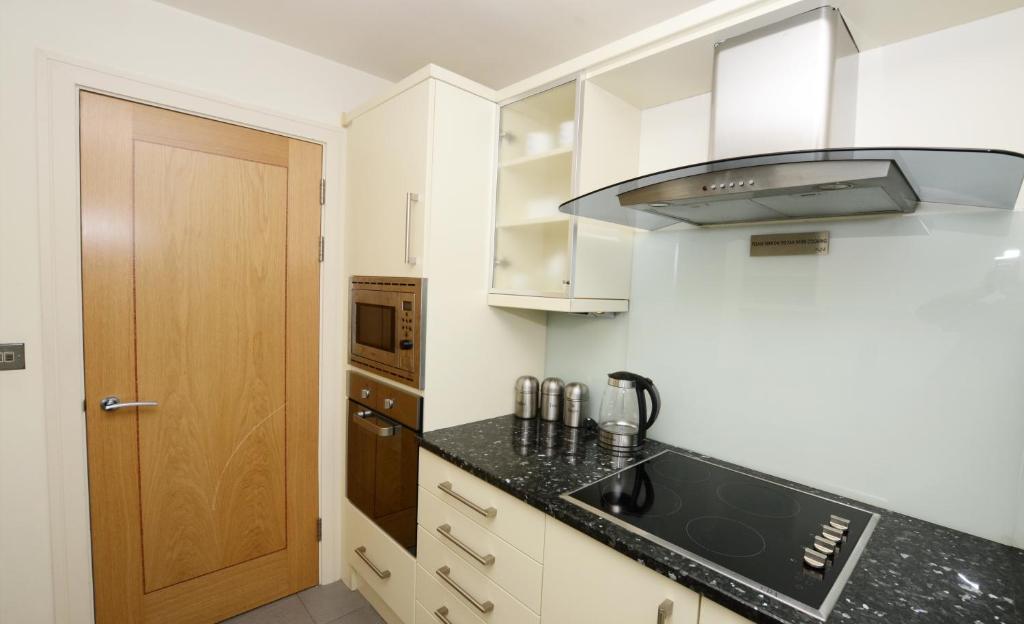 The Harrington - Gloucester Road - 1 Harrington Gardens - Large Open Plan One Bedroom