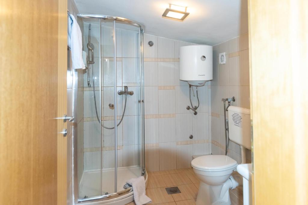 Koupelna v ubytování Hotel Vamos Sarajevo, b&b
