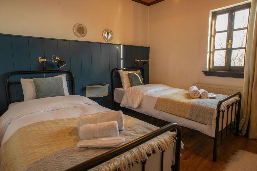 Charis Guesthouse - Budget Tweepersoonskamer Met 2 Aparte Bedden