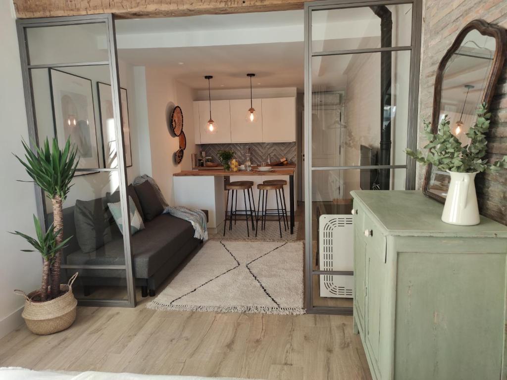 Cathedral Suite Home - 4