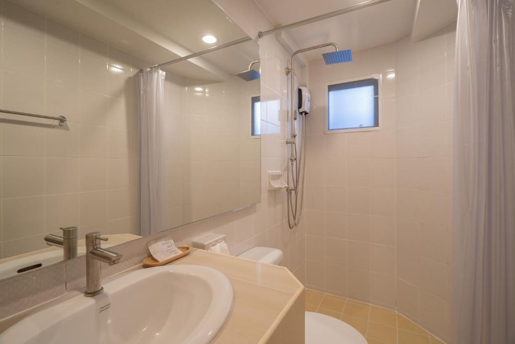 Koupelna v ubytování Bedline Hotel - SHA Certified