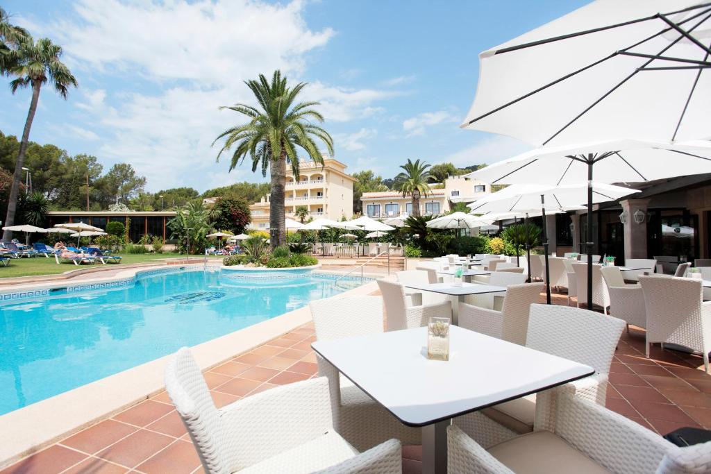 Bazén v ubytování Grupotel Nilo & Spa nebo v jeho okolí