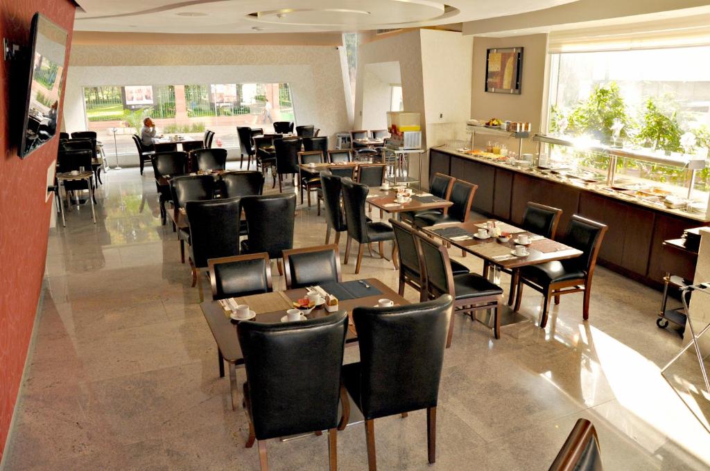 Restaurace v ubytování Hotel Real Alameda de Queretaro