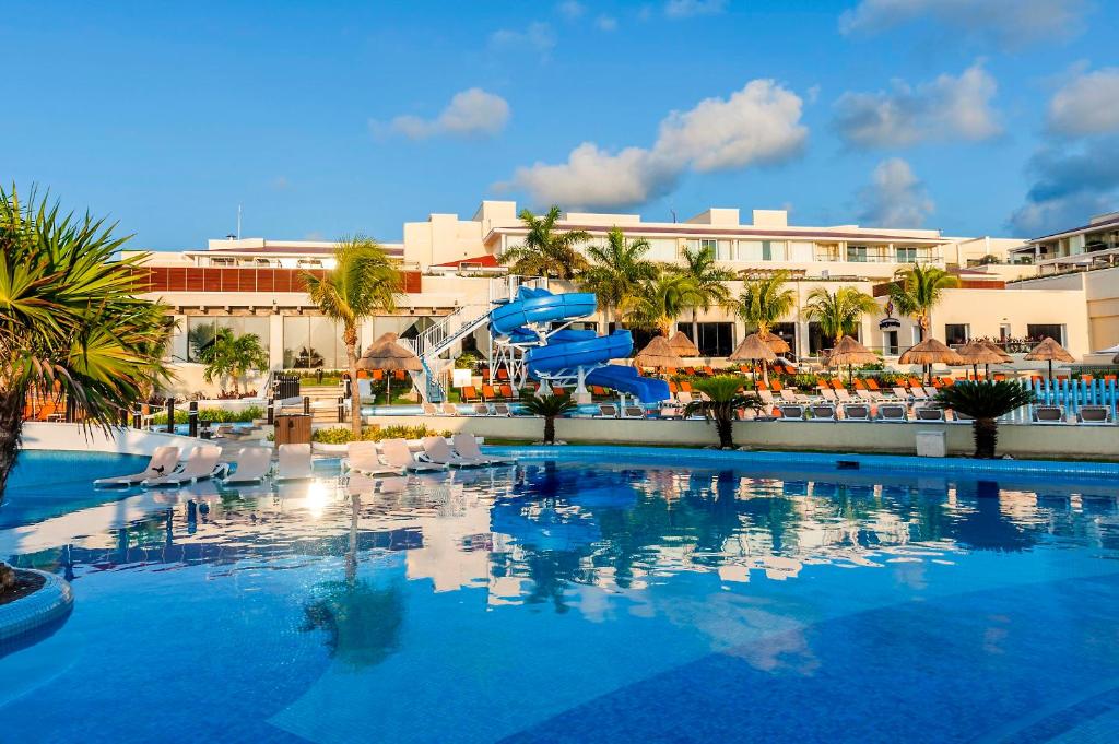 Bazén v ubytování Moon Palace Nizuc - All Inclusive nebo v jeho okolí