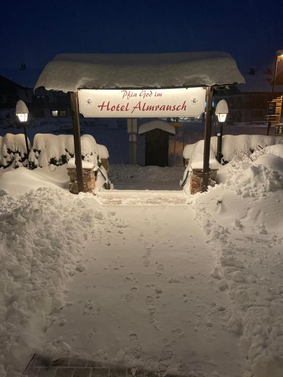Hotel Almrausch talvel