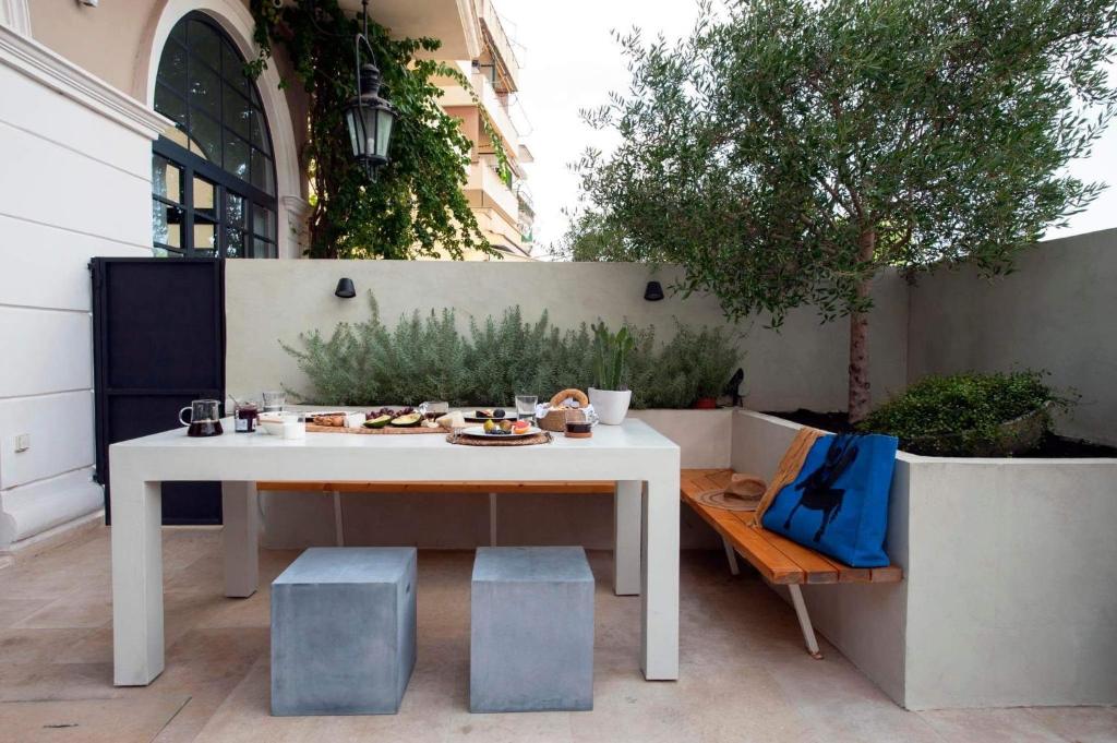 Posedenie v ubytovaní Corfu Town Stylish Twin Apartment
