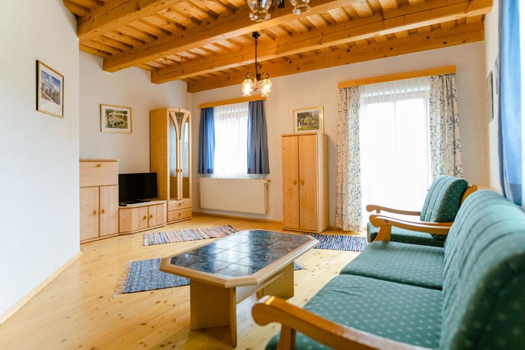 Istumisnurk majutusasutuses Gästezimmer Steiner
