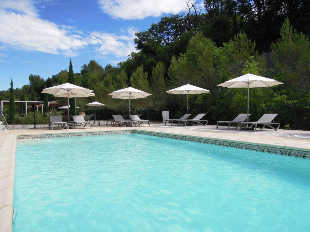 Bazén v ubytování Hotel Estelou nebo v jeho okolí