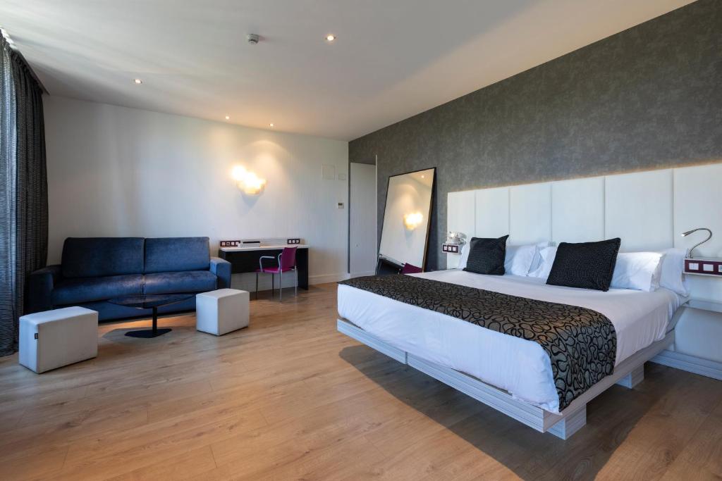 Petit Palace Santa Bárbara - Resim 5