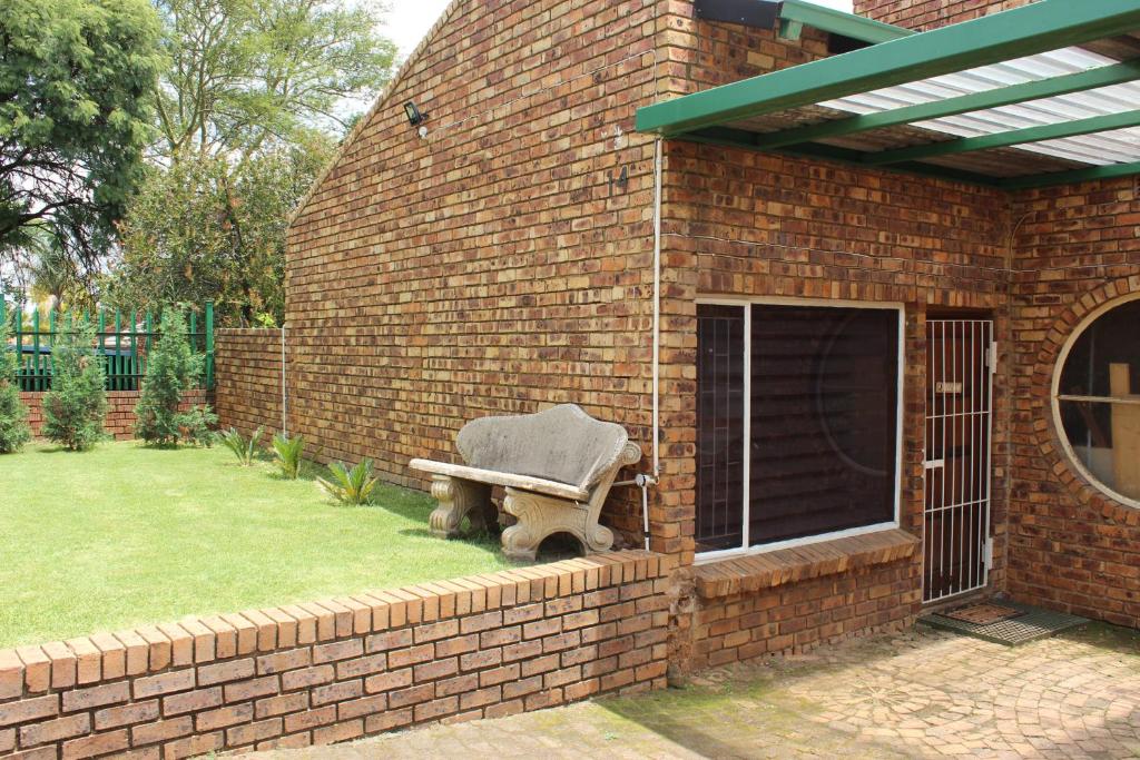 Shandi Accommodation - Housity