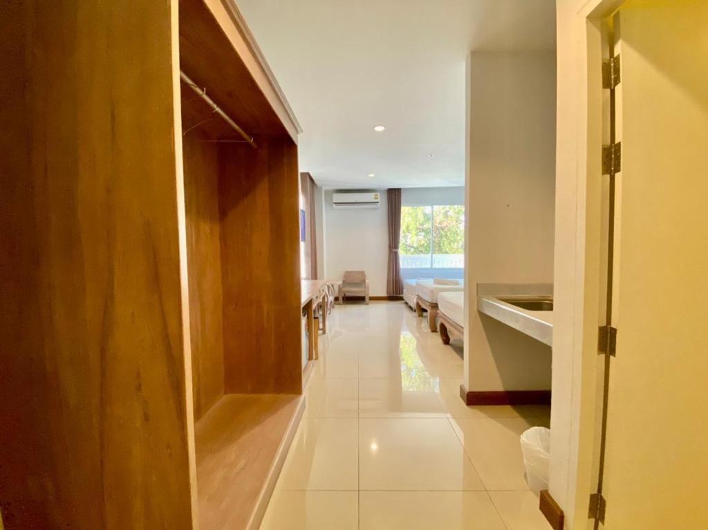 At Ruam Chok Hotel - Resim 20