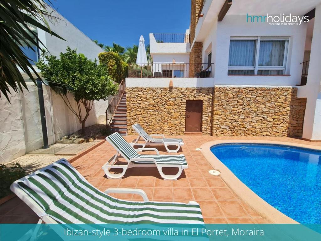 Bazén v ubytování Villa Portina by HMR Holidays nebo v jeho okolí