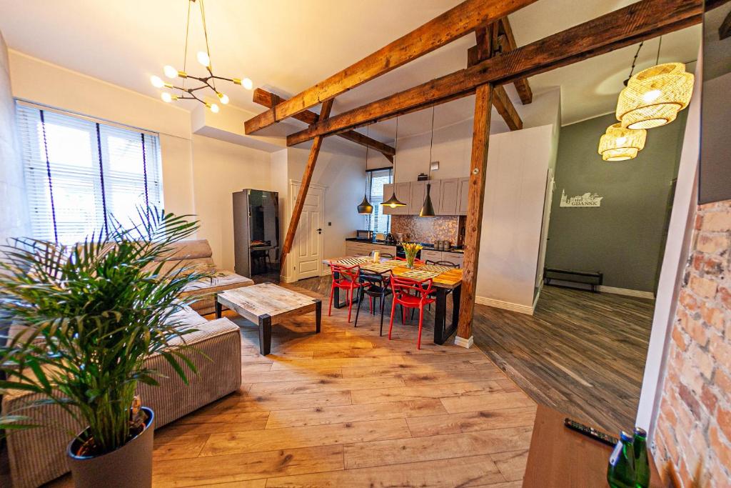 Euro Boho Loft Apartment - 6