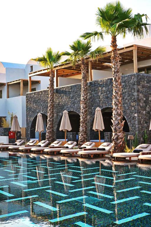 Kolam renang di atau dekat dengan Radisson Blu Zaffron Resort, Santorini