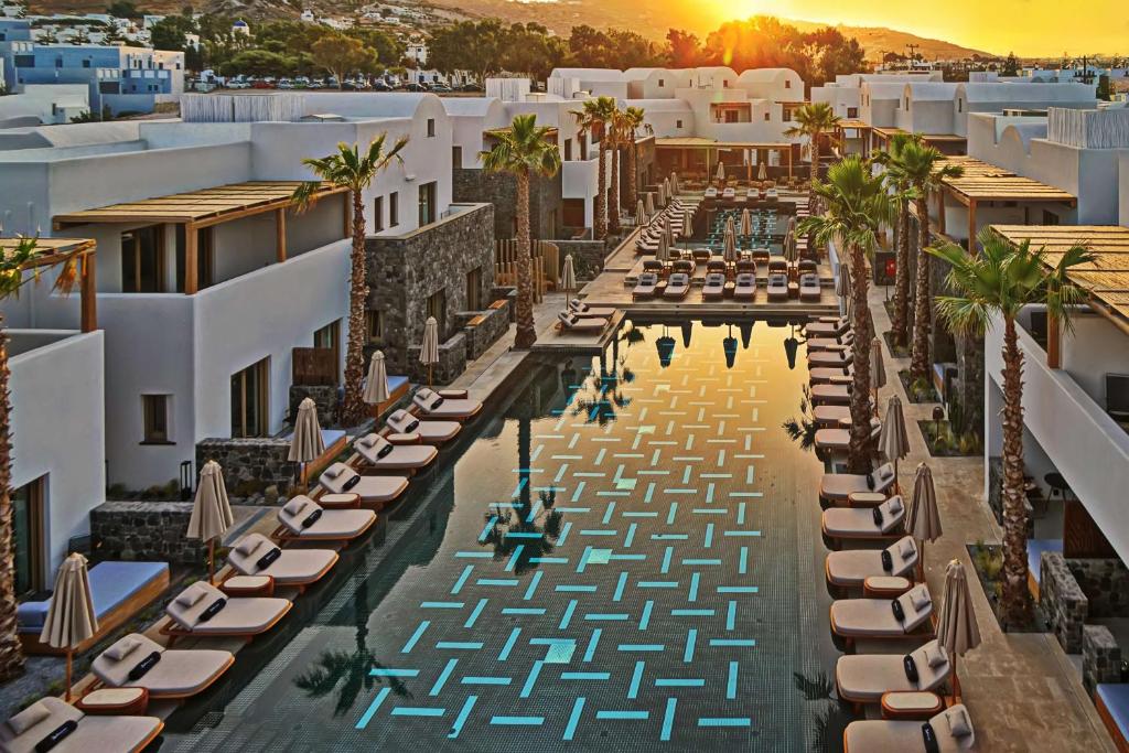 Kolam renang di atau dekat dengan Radisson Blu Zaffron Resort, Santorini