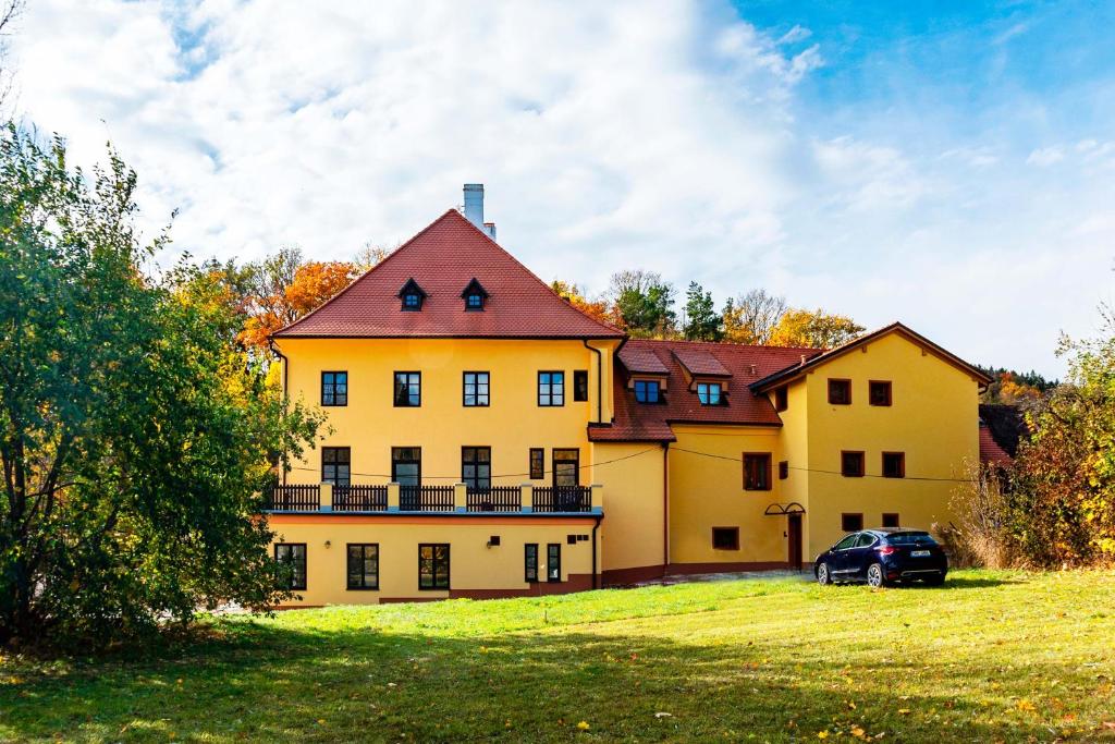 Budova, kde se hotel nachází