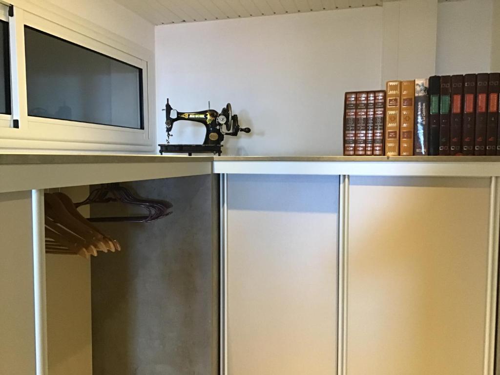 Knihovna v apartmánu