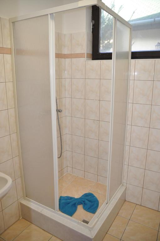 Koupelna v ubytování Fűz Apartman