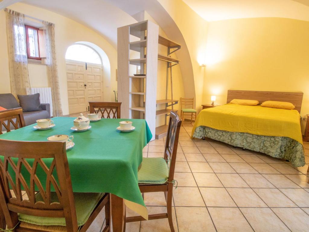 Posteľ alebo postele v izbe v ubytovaní Apartment Kiwi e L'uva - Tuscia by Interhome