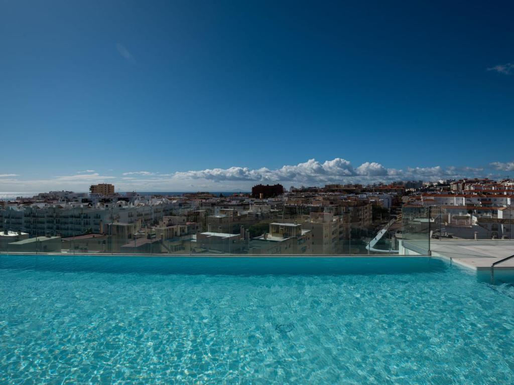 Bazén v ubytovaní Apartment Estepona Roof Top View 4 by Interhome alebo v jeho blízkosti