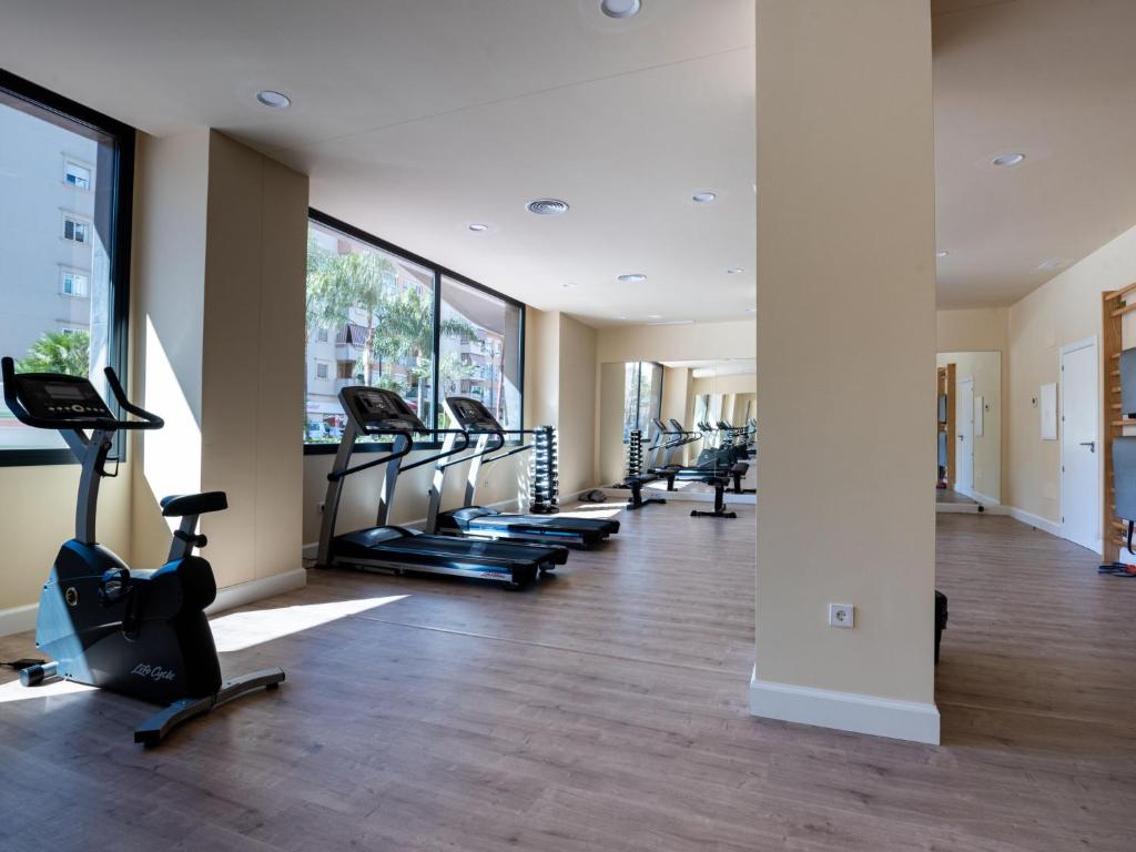 Posilňovňa alebo fitness centrum v ubytovaní Apartment Estepona Roof Top View 4 by Interhome