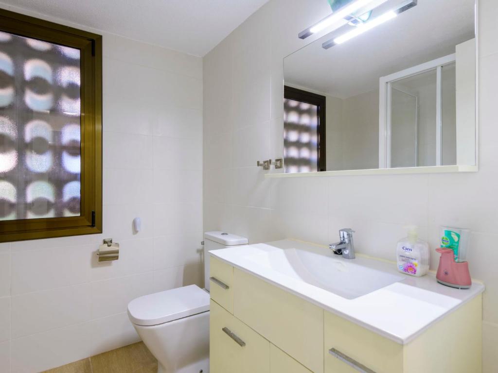 Kúpeľňa v ubytovaní Apartment El Refugio II by Interhome