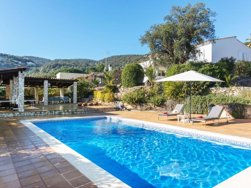 Bazén v ubytování Holiday Home El Suro by Interhome nebo v jeho okolí