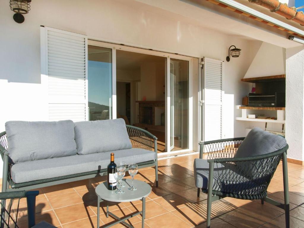 Posezení v ubytování Holiday Home El Suro by Interhome