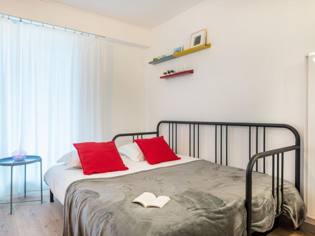Postel nebo postele na pokoji v ubytování Studio Trouz Ar Mor-3 by Interhome