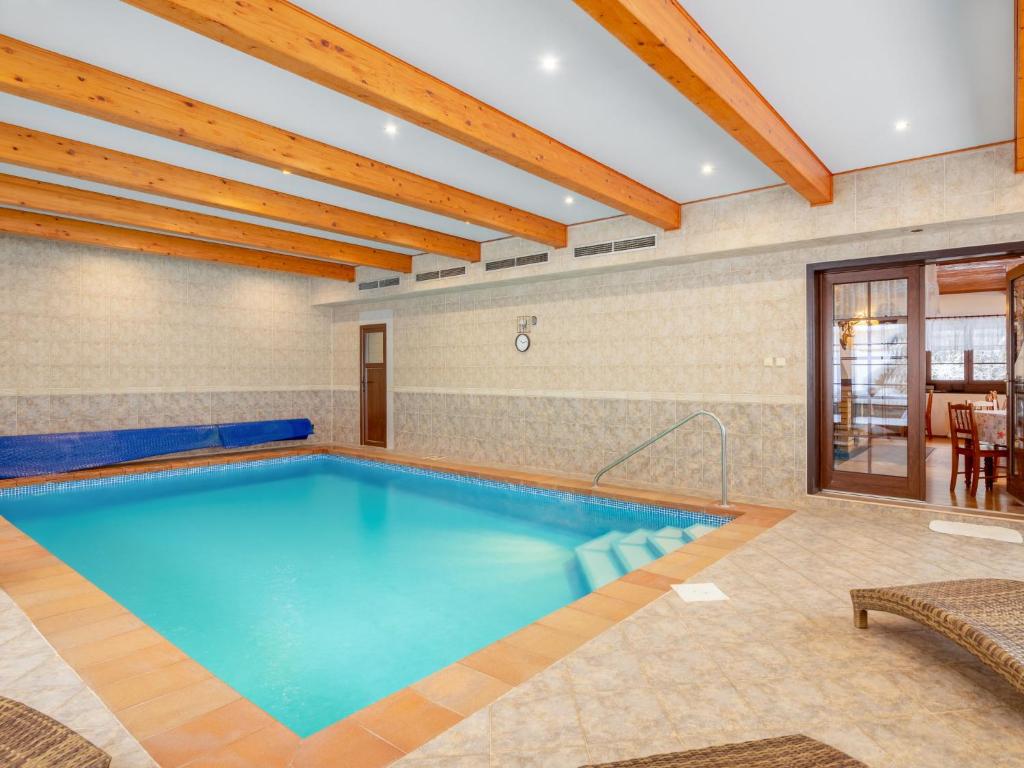 Bazén v ubytování Holiday Home Jelení kout by Interhome nebo v jeho okolí