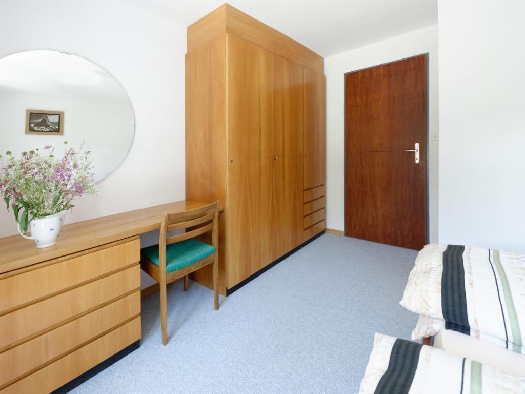 Postel nebo postele na pokoji v ubytování Apartment Hubertus-2 by Interhome