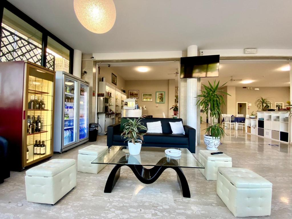 Kuchyň nebo kuchyňský kout v ubytování Hotel Maioli - Colazione XXL fino alle 12
