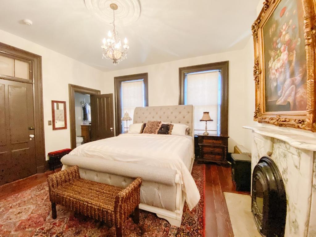 Galena Inn formerly Victorian Mansion - Julia Grant Suite