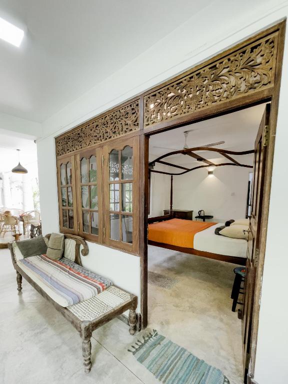 Alice in Paradise - 3