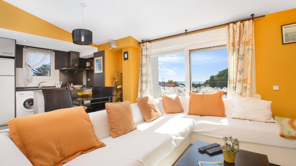 Kuchyň nebo kuchyňský kout v ubytování Atic Mar - Calella de Palafrugell