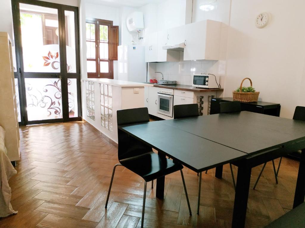 Kuchyňa alebo kuchynka v ubytovaní Casa Sevilla Nervión-Centro